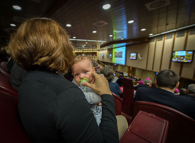 Eine Familie bei der Bischofssynode
