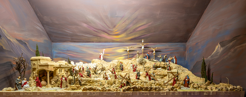 Kreuzweg Gesamtansicht / Erzdiözese Wien/ Stephan Schönlaub, Stephan Schönlaub Die Fastenkrippe, Kreuzweg Gesamtansicht